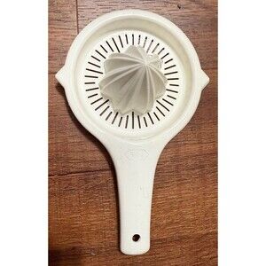 Vintage Foley White Plastic Citrus Juicer Reamer ~ Lemon / Lime / Orange VGC